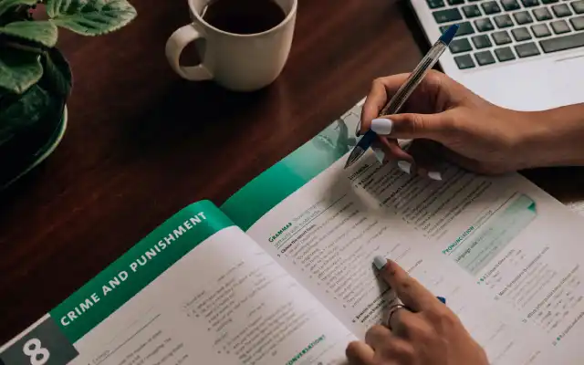 Apa Itu Present Continuous Tense? Penjelasannya di Sini!