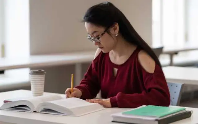 Berapa Kisaran Biaya Tes IELTS?