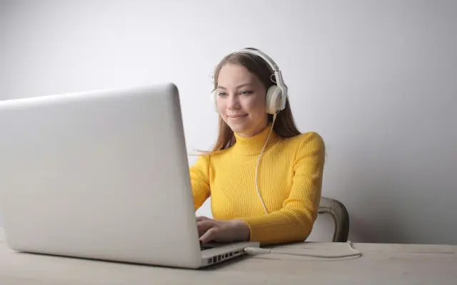 Perbedaan Listening IELTS dan TOEIC yang Perlu Kamu Ketahui