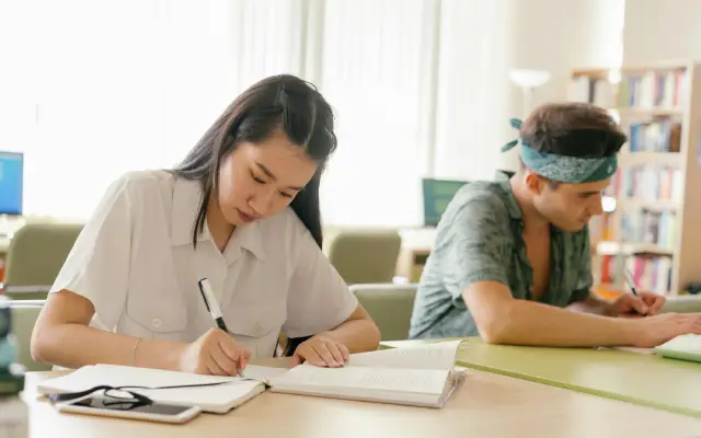 Accent Artinya Apa? Yuk Kenali Definisi dan Jenis-jenisnya