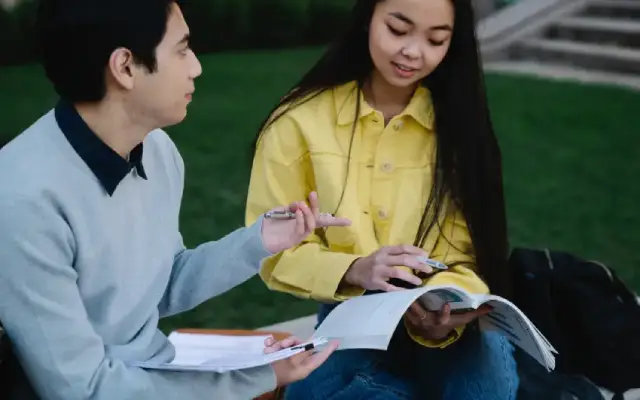 Asking and Giving Opinion: Penjelasan dan Contoh Lengkap!