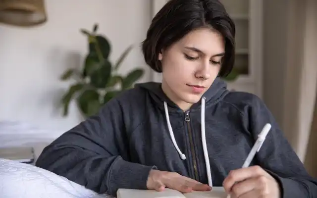 Apakah Bahasa Inggris Bahasa Paling Mudah Dipelajari? Baca Ini!