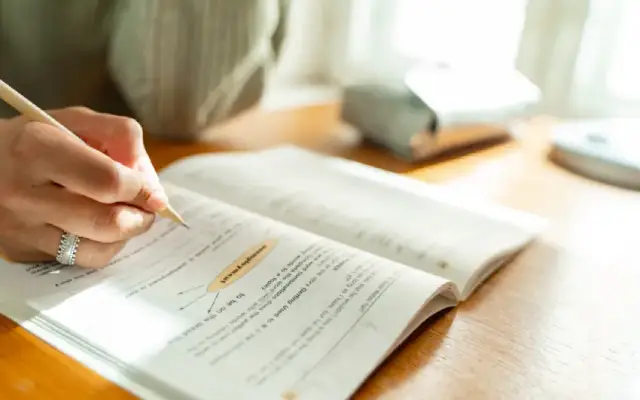Belajar Gerund: Pengertian, Rumus dan Contoh Kalimatnya