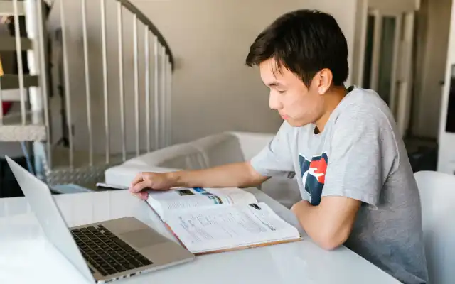 Mengenal Bentuk Kata Kerja Bahasa Inggris