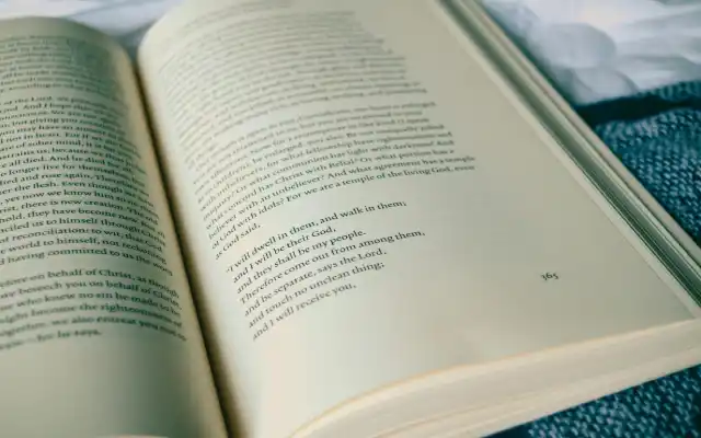 Rekomendasi Buku Novel Bahasa Inggris untuk Pemula