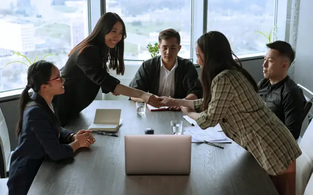 Business English Vocabulary yang Sering Kamu Temui di Dunia Kerja