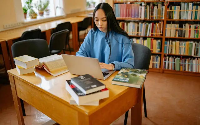 5 Cara Melatih Writing Bahasa Inggris, Efektif Banget!