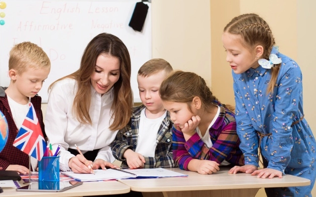 contoh kalimat connector