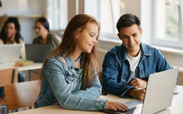 informasi program di les ican english bintaro