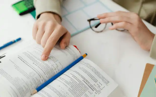 Daftar Kata Sifat Bahasa Inggris Awalan F