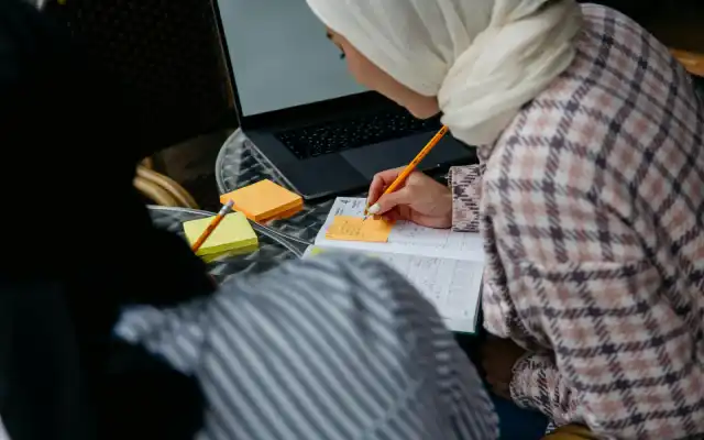 Daftar Kata Sifat Bahasa Inggris dan Lawan Katanya