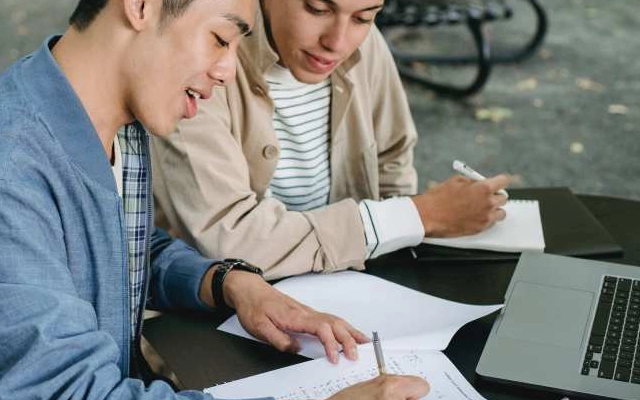 kelas kursus untuk belajar business english conversation lessons