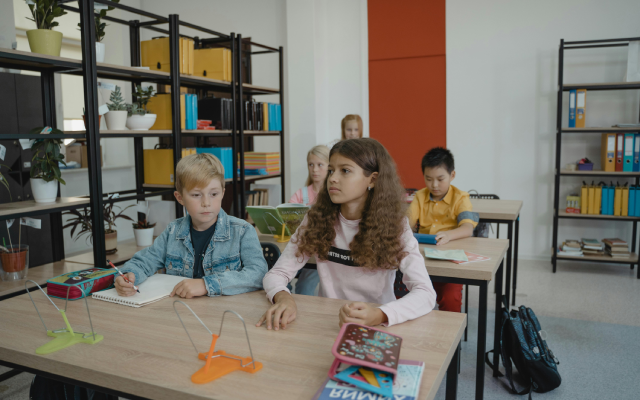 Kesulitan Umum Belajar Bahasa Inggris Anak SMP & Strategi Belajarnya