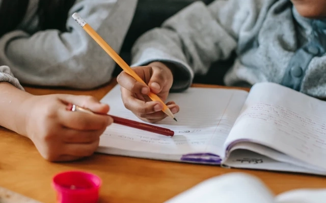 keterangan waktu untuk simple future tense