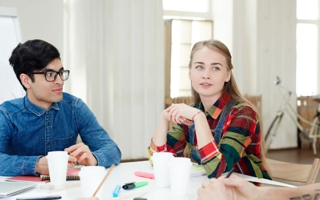 keuntungan bergabung dalam komunitas bahasa inggris