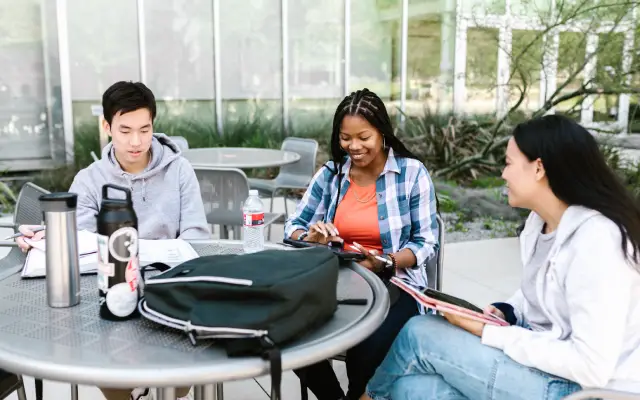 Pentingnya Gabung di Lembaga Kursus Bahasa Inggris