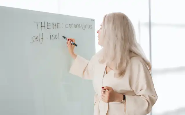 Panduan Pembukaan Presentasi Bahasa Inggris yang Kreatif