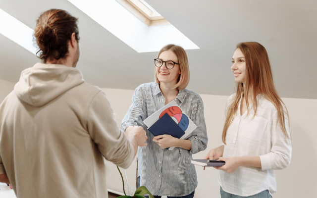 Cara Perkenalan Diri dalam Bahasa Inggris yang Bisa Diterapkan