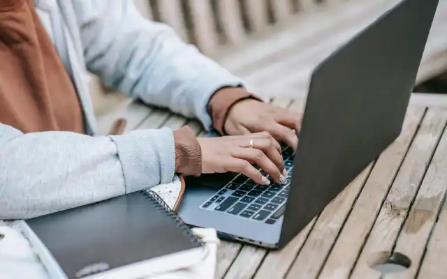 Panduan Struktur Email dalam Bahasa Inggris