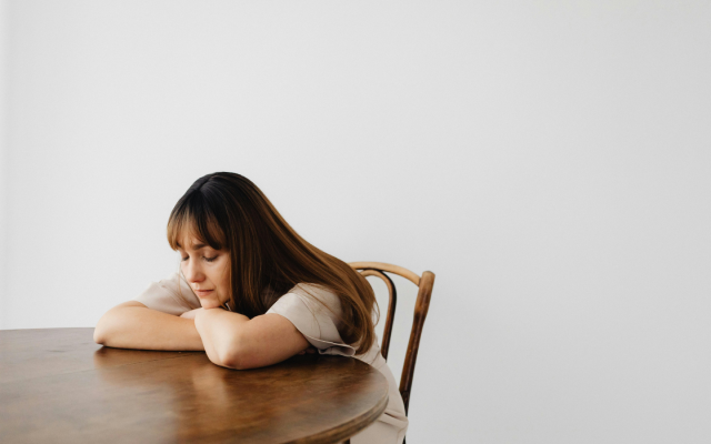 20+ Variasi Ungkapan Sedih dalam Bahasa Inggris Selain Feeling Blue 